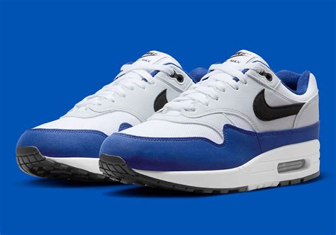 nike air max royal blue and white